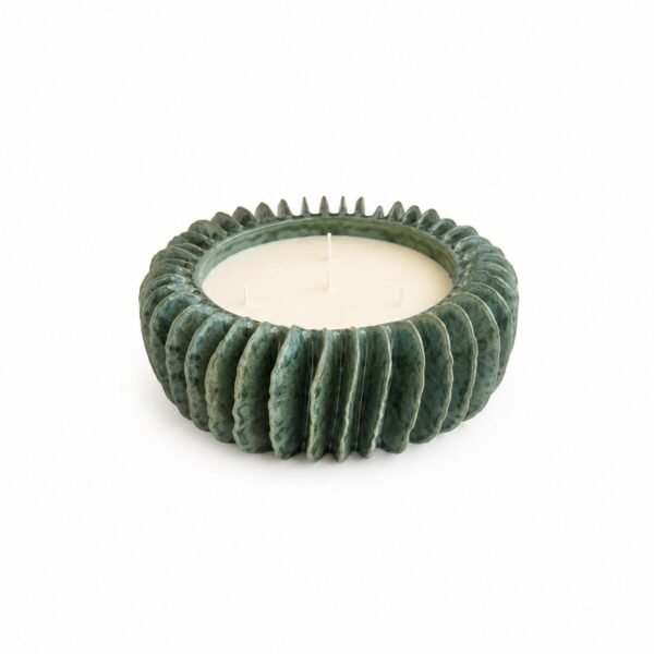 Single ruffled candle M, ruffled series, 2026